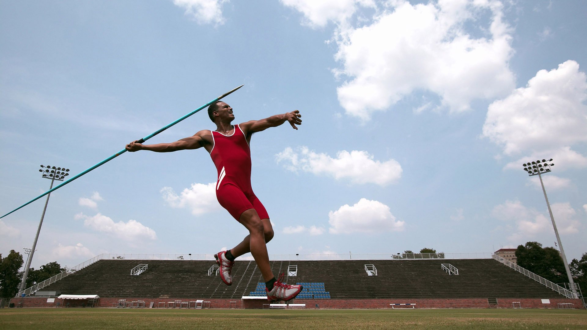 唐纳德·高尔的突破与决策能力是袋鼠队的进攻支柱，唐纳德高德纳